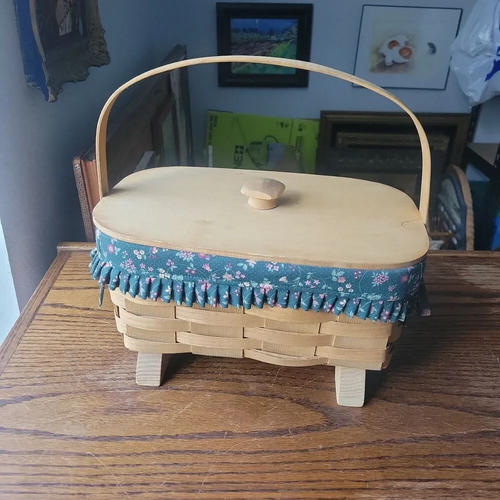 Peterboro Basket Co Footed Woven Basket w Lid & Liner Floral Fabric 12x7x7.5 VTG